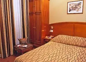 Hotel Western Au Trocadero