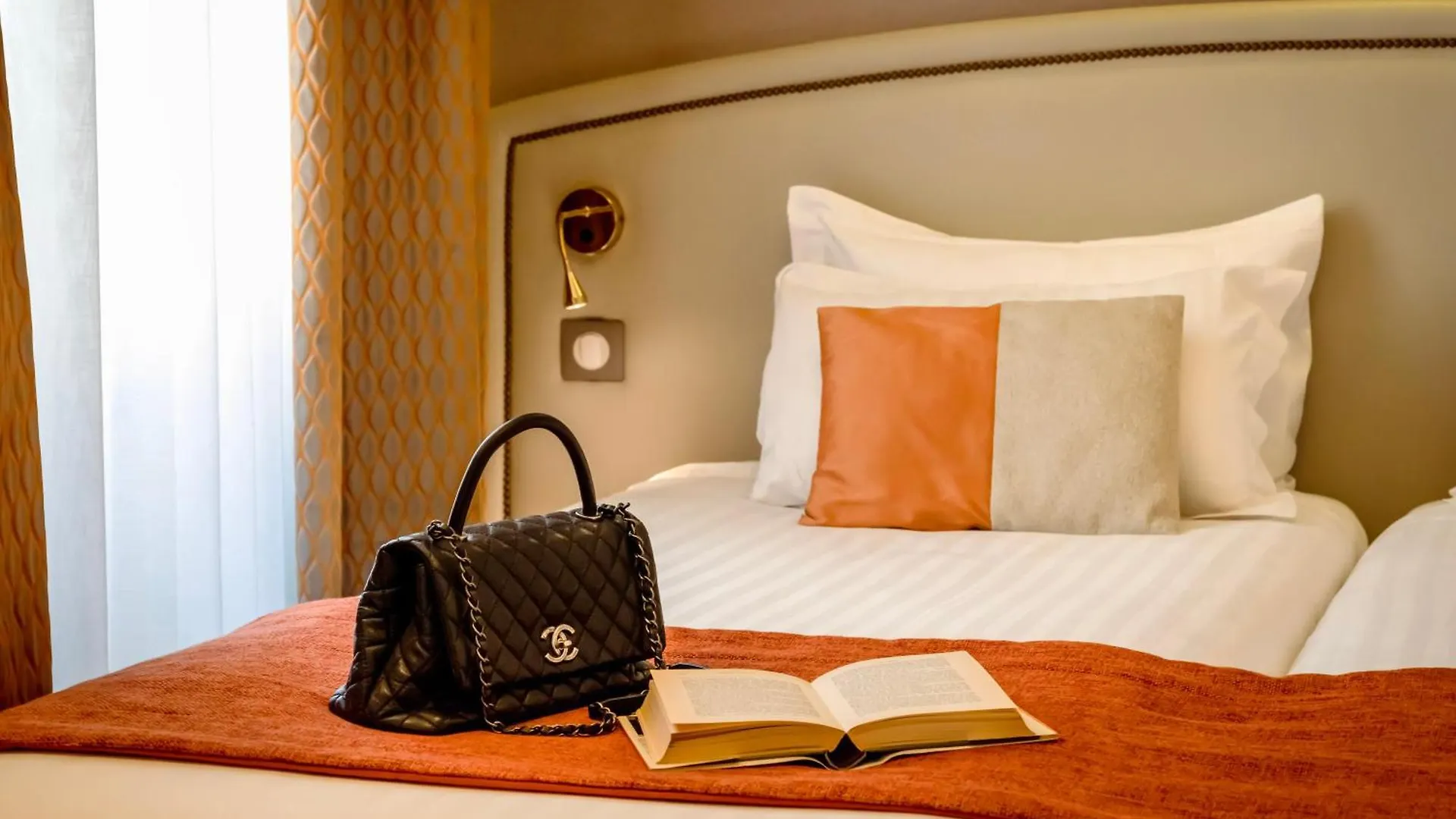 Western Au Trocadero Hotel 3*