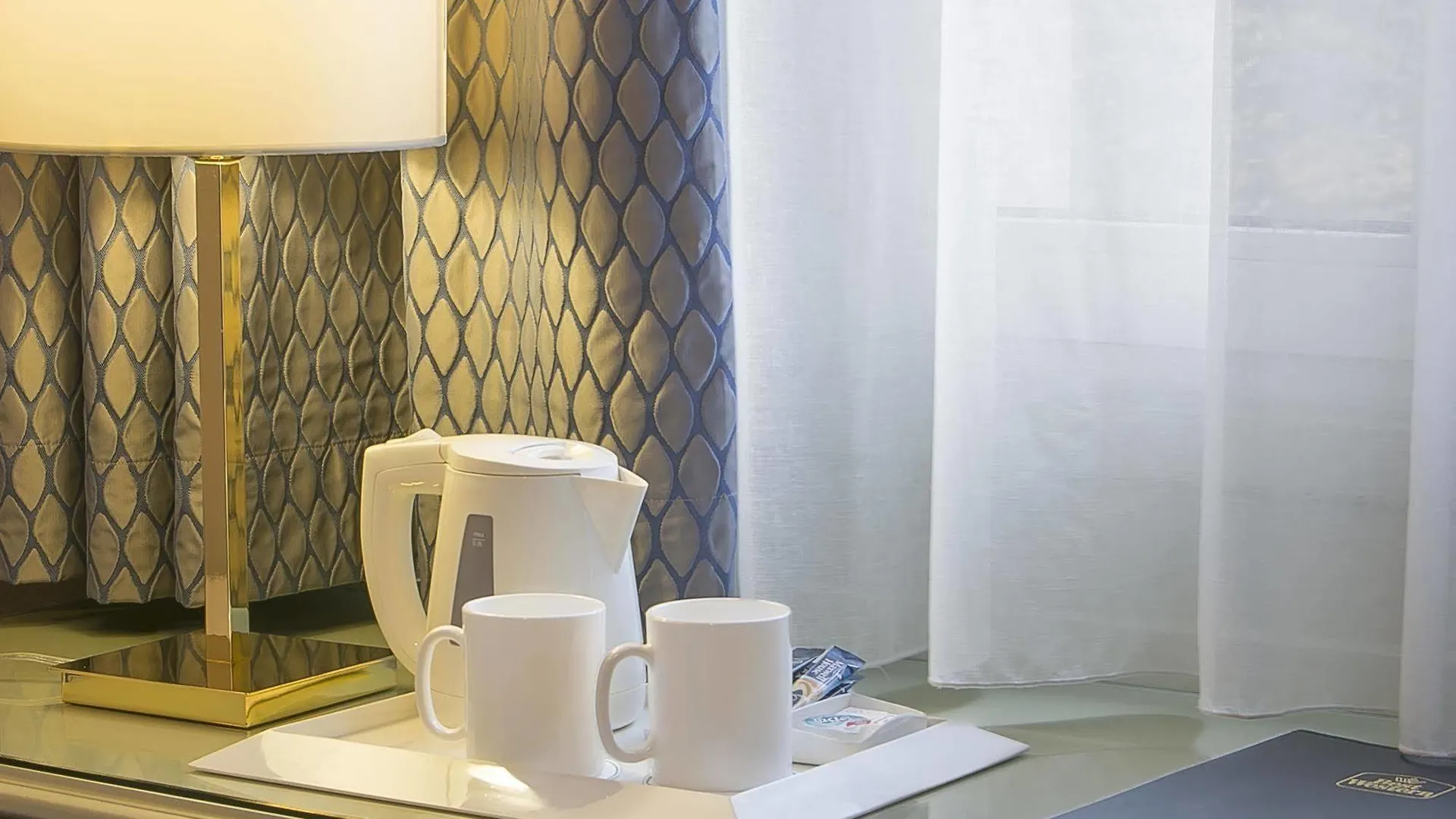 Western Au Trocadero Hotel