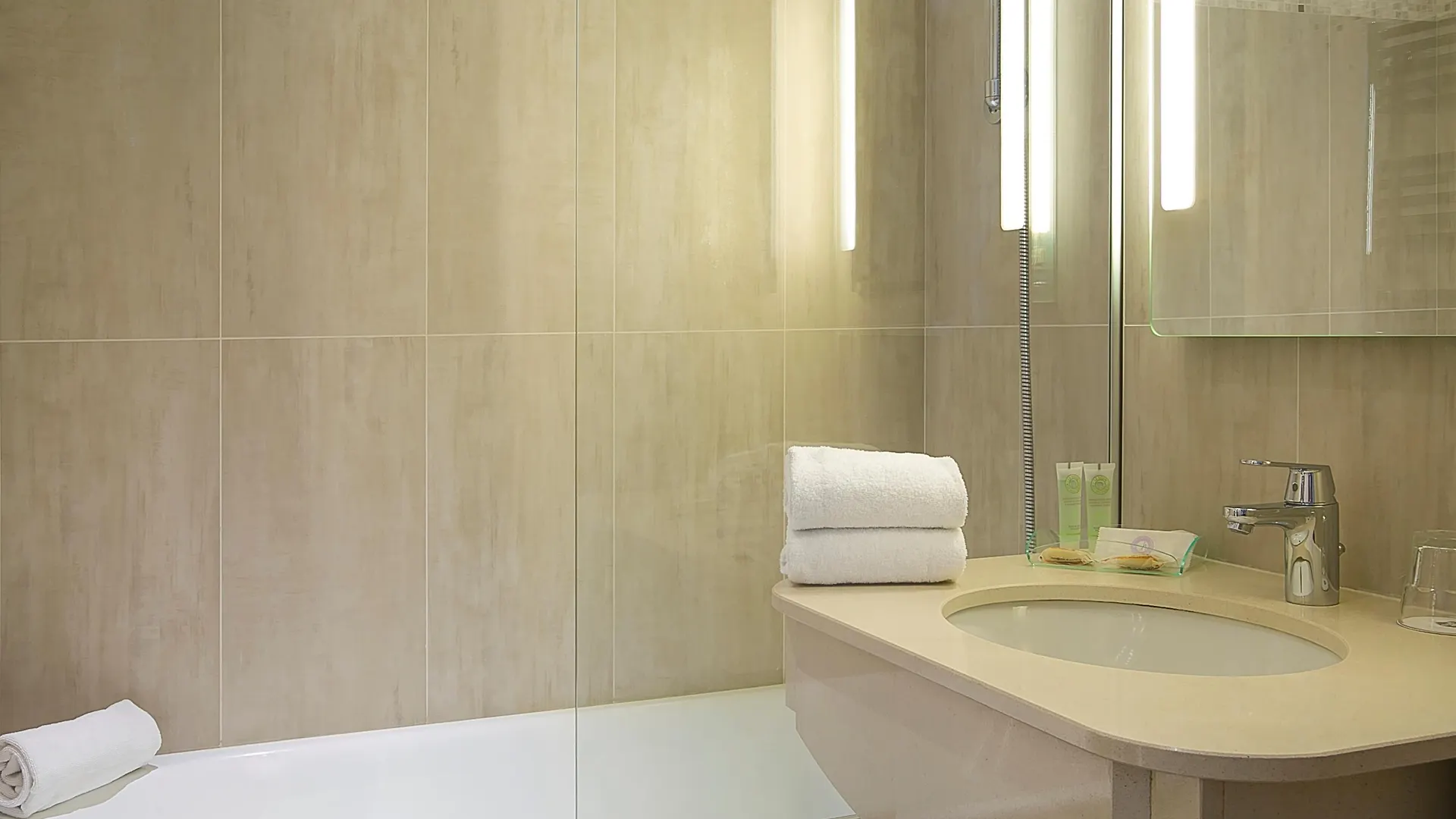 Western Au Trocadero Hotel 3*