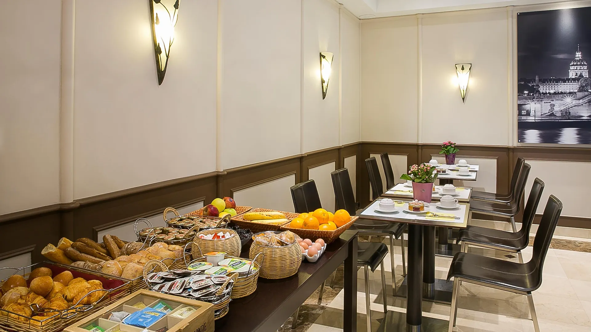 Western Au Trocadero 3* Paříž