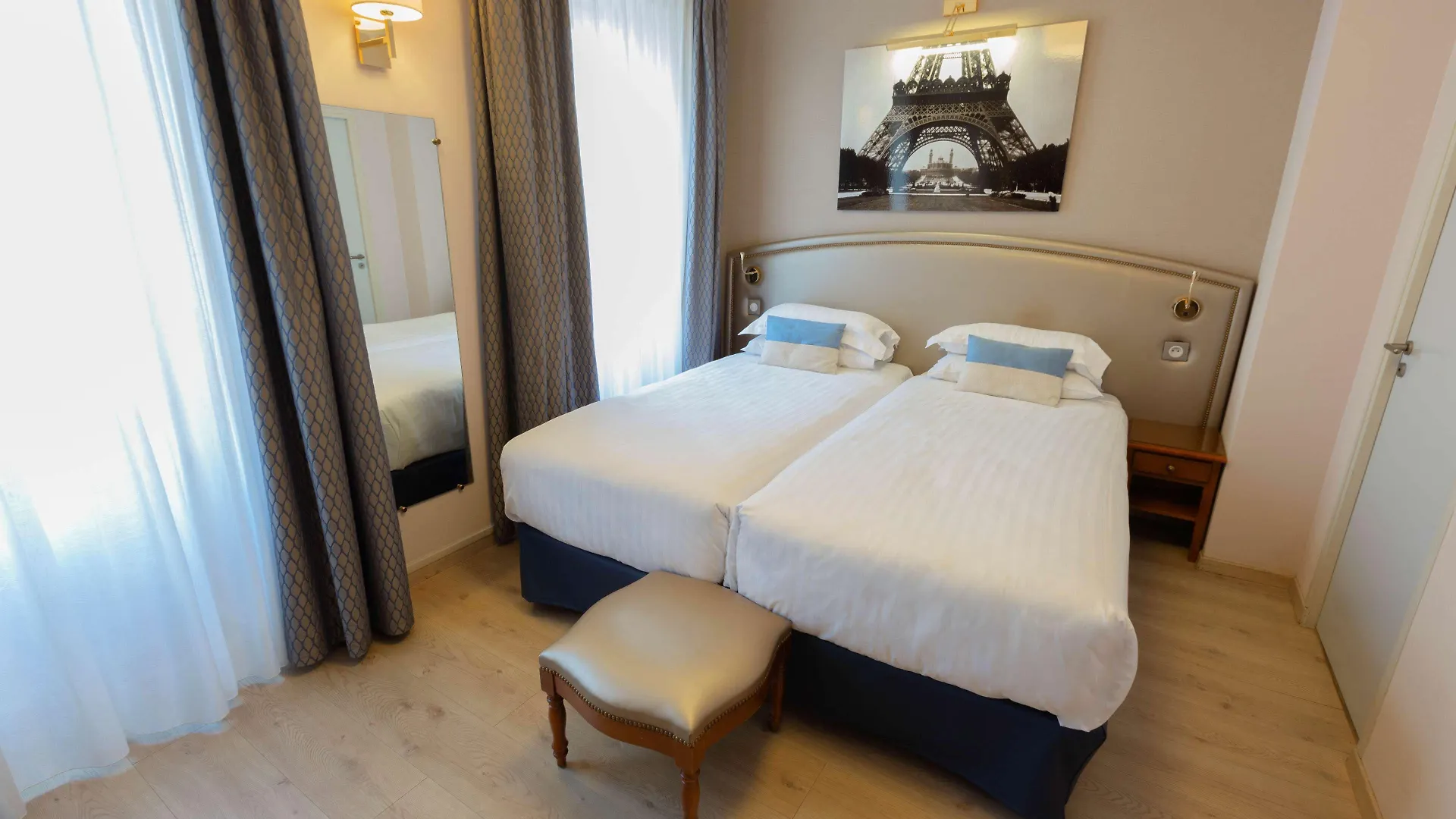 Western Au Trocadero 3*