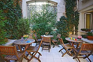 Western Au Trocadero Hotell 3*
